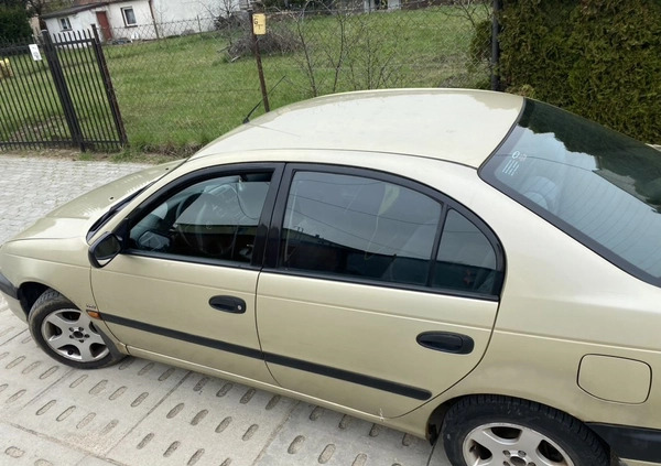 Toyota Avensis cena 2900 przebieg: 330000, rok produkcji 2001 z Wejherowo małe 137